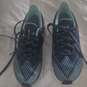 Nike Women's Navy and Teal Sneakers